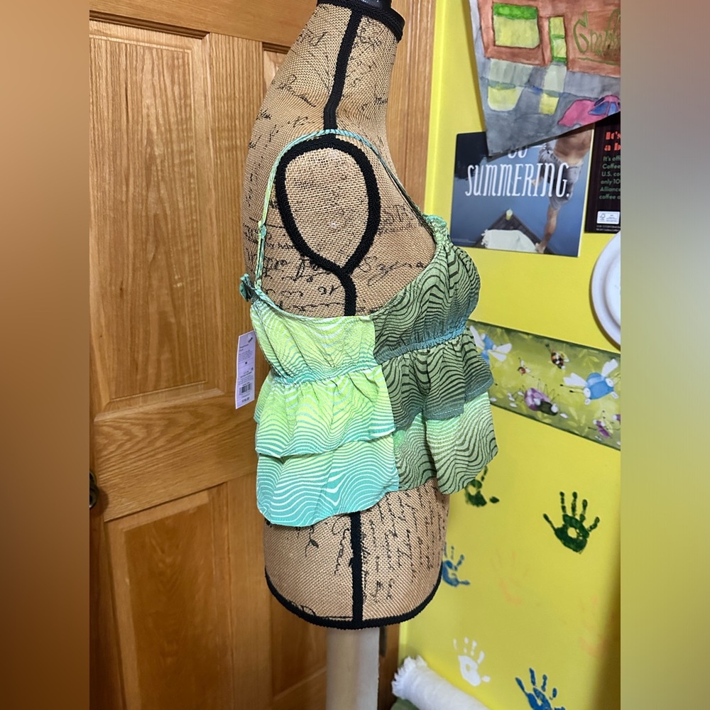 WILD FABLE RUFFLE CROP TOP - Picture 5 of 10